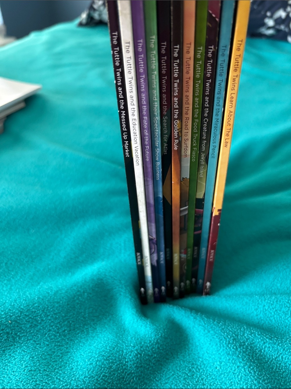 The Tuttle Twins Kids Book Set - 11 books, see pictures - Picture 14 of 16